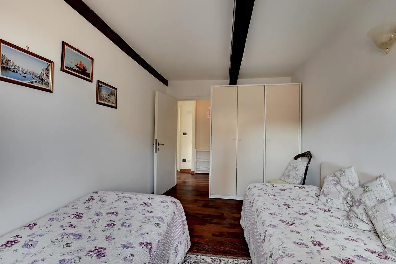 Ca' Badoer Family Apartment Venice 0*,